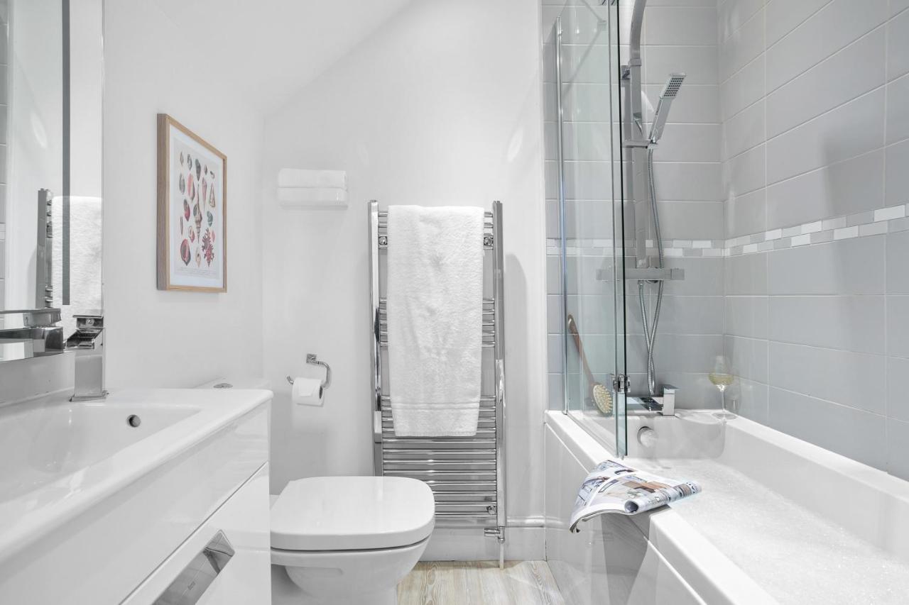 Wellswood Apartment - Sunny Apartment With Stunning Sea Views And Private Balcony Torquay Luaran gambar